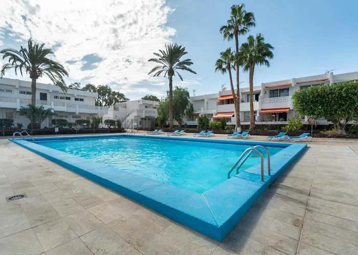 Big By The And Natural Pool Apartament